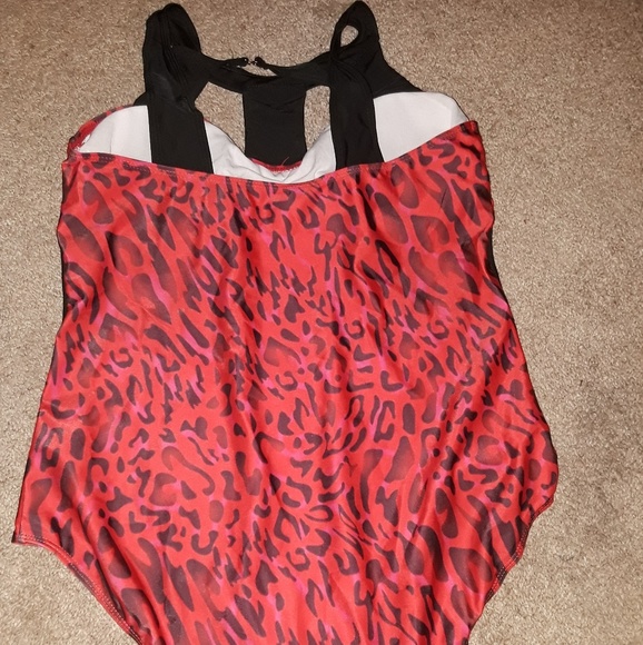 Swumining wear - Picture 3 of 4